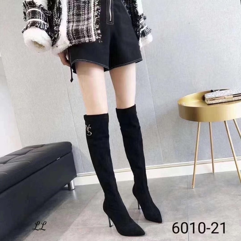 Boot đùi da lộn  gót kim loại đính đá
