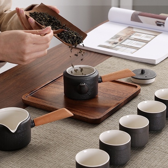 Bộ Ấm Trà Nắm Gỗ Phong Cách Nhật Bản kèm hộp quà tặng.