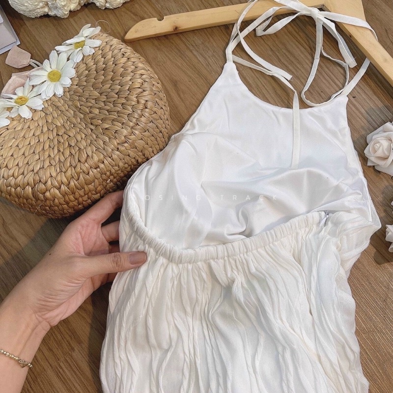 ĐẦM CỔ YẾM