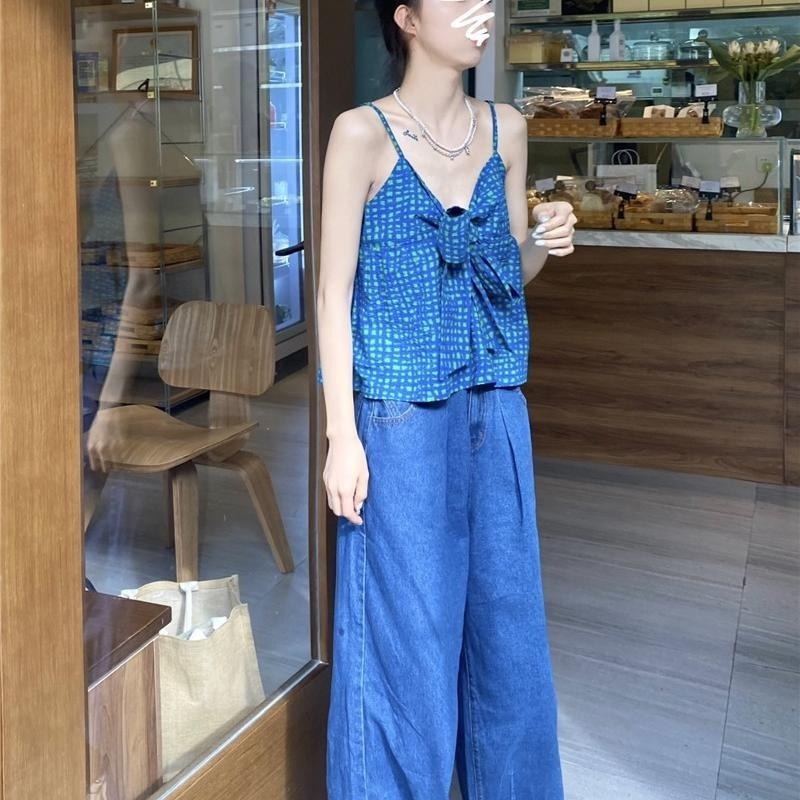 Áo Hai Dây Cổ Chữ V Họa Tiết Sọc Caro Màu Xanh Lá/Trắng Thiết Kế Mới Thời Trang Theo Phong Cách Hàn Quốc