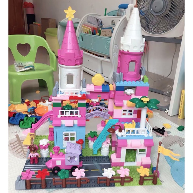 Bộ Lắp Ráp Lâu Đài Công Chúa Elsa - 240 chi tiết, tương thích với size Lego Duplo - Đồ Chơi Cho Bé Gái