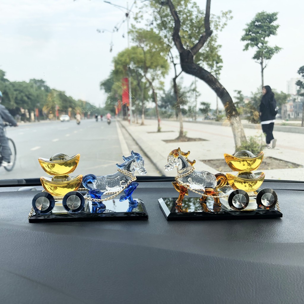 Tượng ngựa kéo vàng | BigBuy360 - bigbuy360.vn