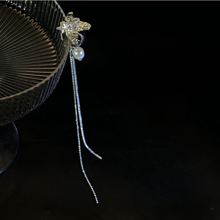 Bông tai/ Hoa tai hình 3 chiếc lá có đính hạt