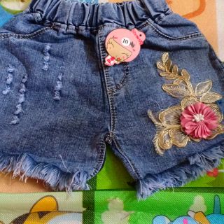 250/5 quần sooc bò trẻ em, hàng đẹp, mẫu mã đa dạng, có nhiều loại dành cho nhiều lứa tuổi.............................