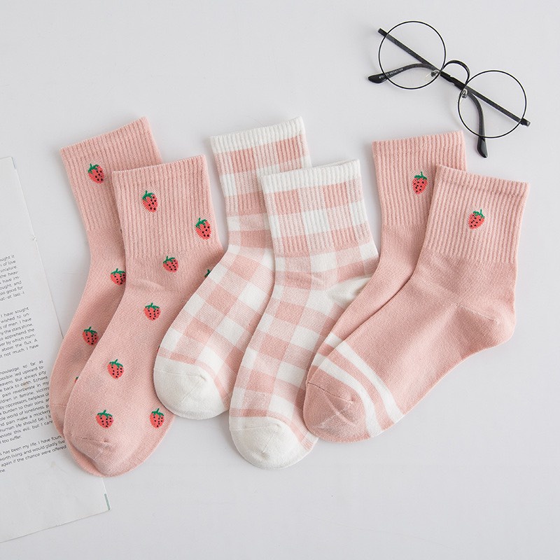 Set 3 đôi tất nữ cổ cao Bivota vớ nữ họa tiết dâu tây ngọt ngào cực xinh T92