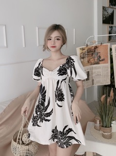 Đầm hoa trắng đen