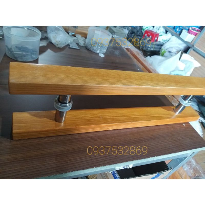 Tay nắm gỗ cửa kính phòng tắm xông hơi
