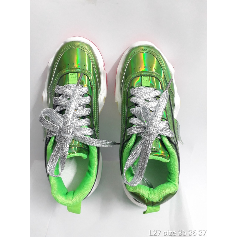 Giày thể thao, sneakers siêu nhẹ, giúp bạn gái Nổi bật hơn