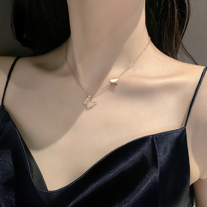Vòng cổ thép titan mặt hình bướm phong cách Nhật Bản và Hàn Quốc thời trang cho nữ