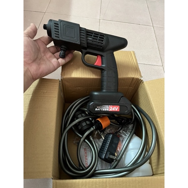 Máy Rửa Xe Sử Dụng Pin 24V