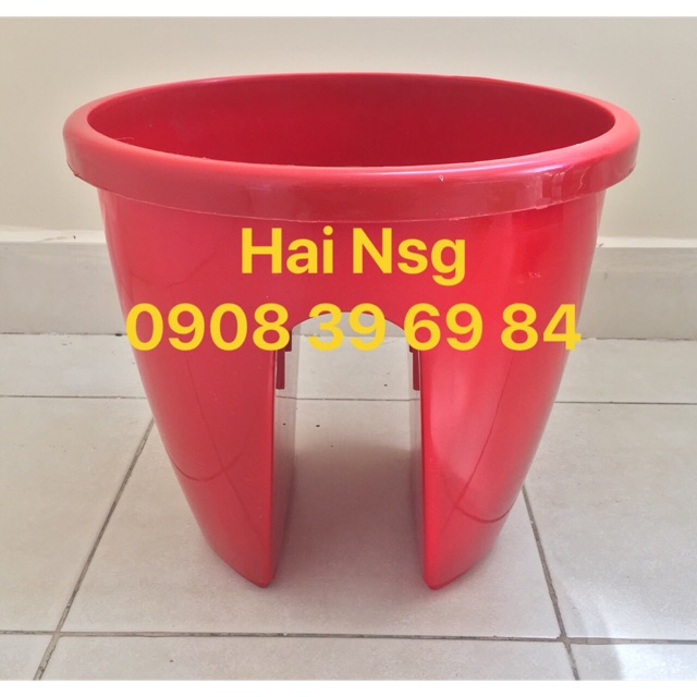 Chậu trồng cây nhựa treo ban công