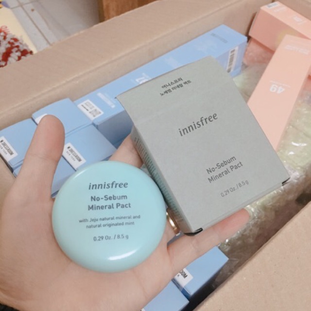 Phấn phủ kiềm dầu Innissfree dạng nén mẫu mới 2020