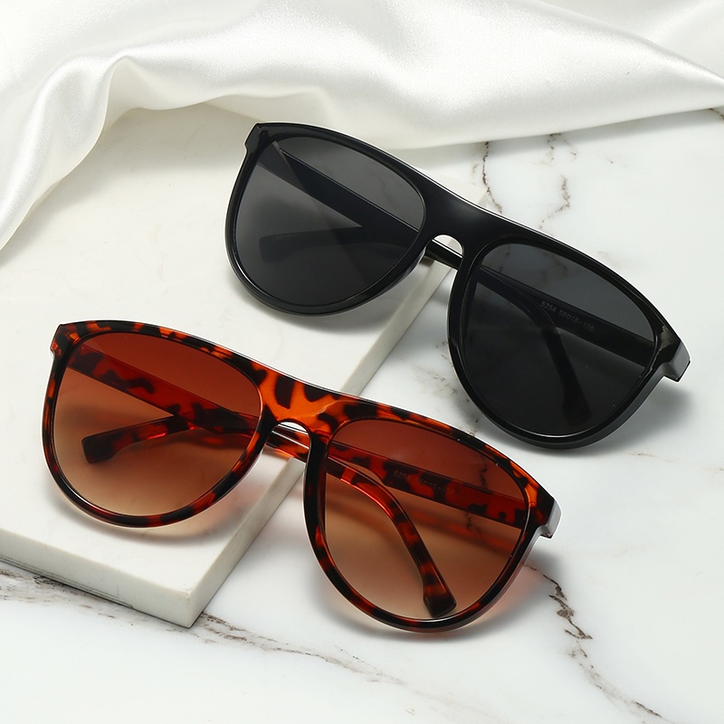 Kính Mát Chống Tia UV400 Hình Oval Màu Nâu Cổ Điển Thời Trang Cho Nữ