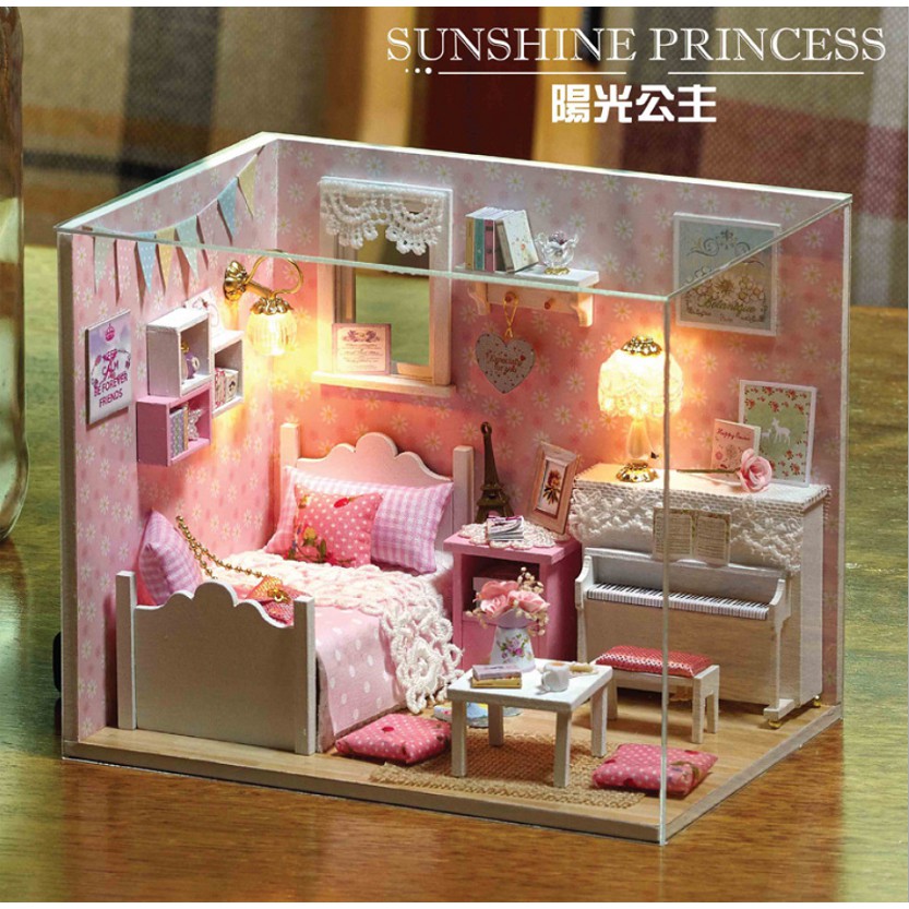 Mô hình nhà búp bê Cute Room - phòng ngủ màu hồng Sunshine Princess có đàn piano trắng