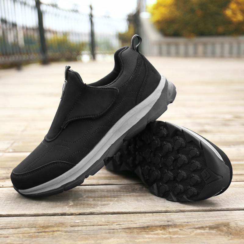 High Quality Anti-Slip Mountain Sneakers For Men
