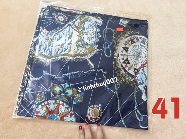 Khăn lụa vuông họa tiết 70x70cm phong cách Hàn Quốc - ib chọn màu