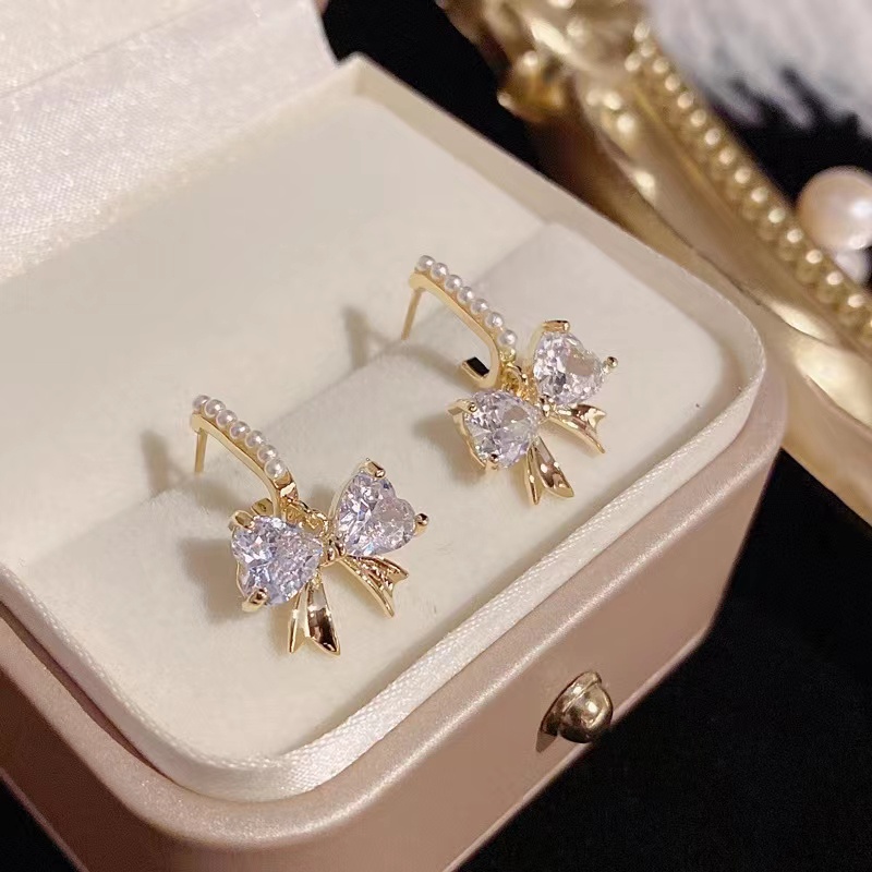 Bông Tai Mạ Bạc 925 Hình Bướm Đính Ngọc Trai Thời Trang Hàn Quốc Cho Nữ