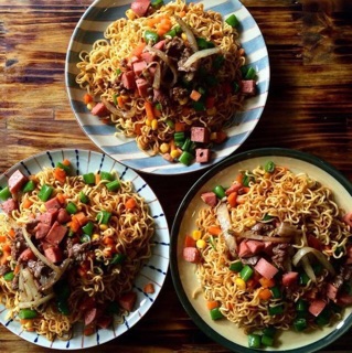 Mì trộn indomie
