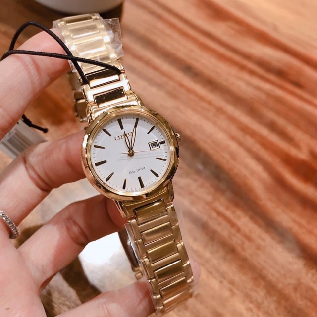 Đồng hồ Citizen eco drive nữ, mặt tròn dây kim loại vàng, hàng chính hãng từ Mỹ