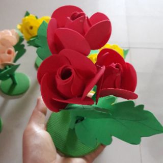 Hoa trang trí góc đồ dùng mầm non