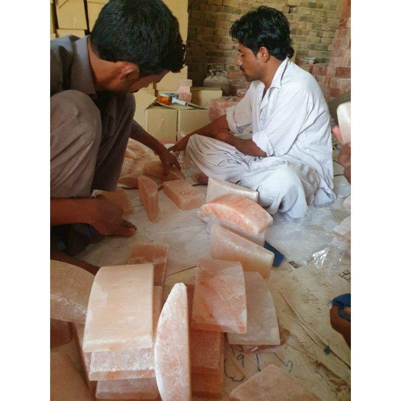 Hộp Đá Muối Ngâm Chân Himalaya Pakistan Gôm 1 Viên Mặt Cong/ 2 viên mặt cong