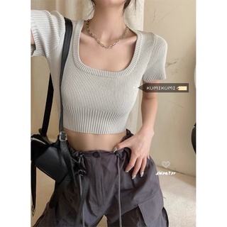 Áo croptop cổ vuông len mỏng