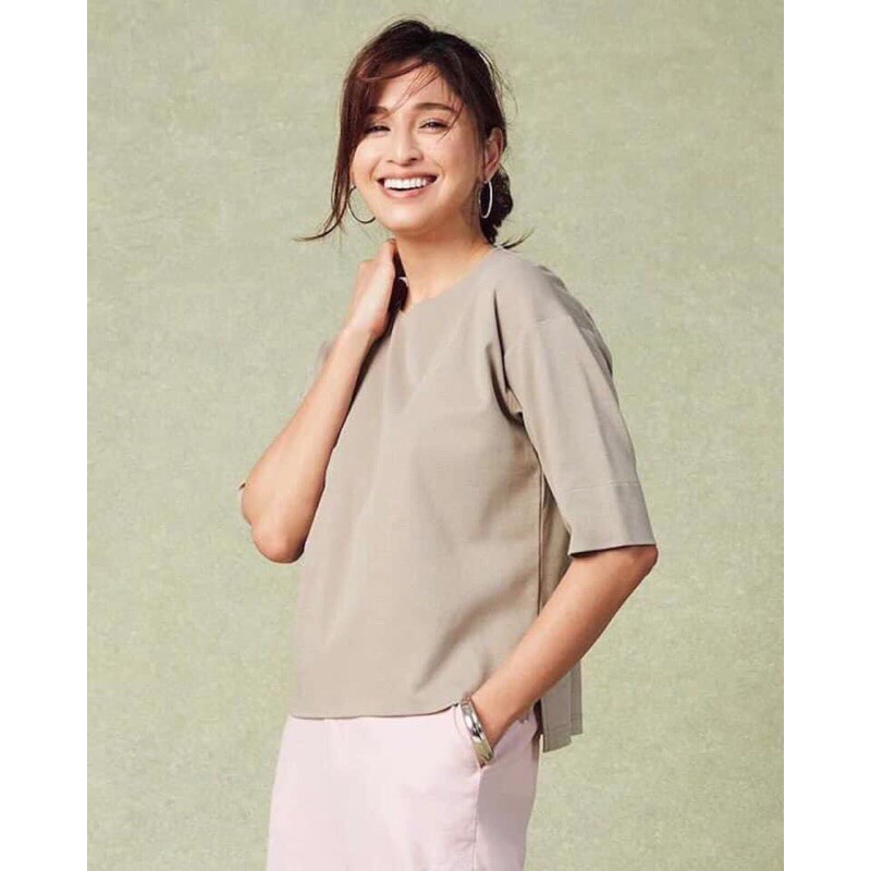Áo thun xuất Nhật, vải cotton cực kì thấm hút mồ hôi, chất vải dày dặn rất xịn, áo ôm lô nên siêu rẻ
