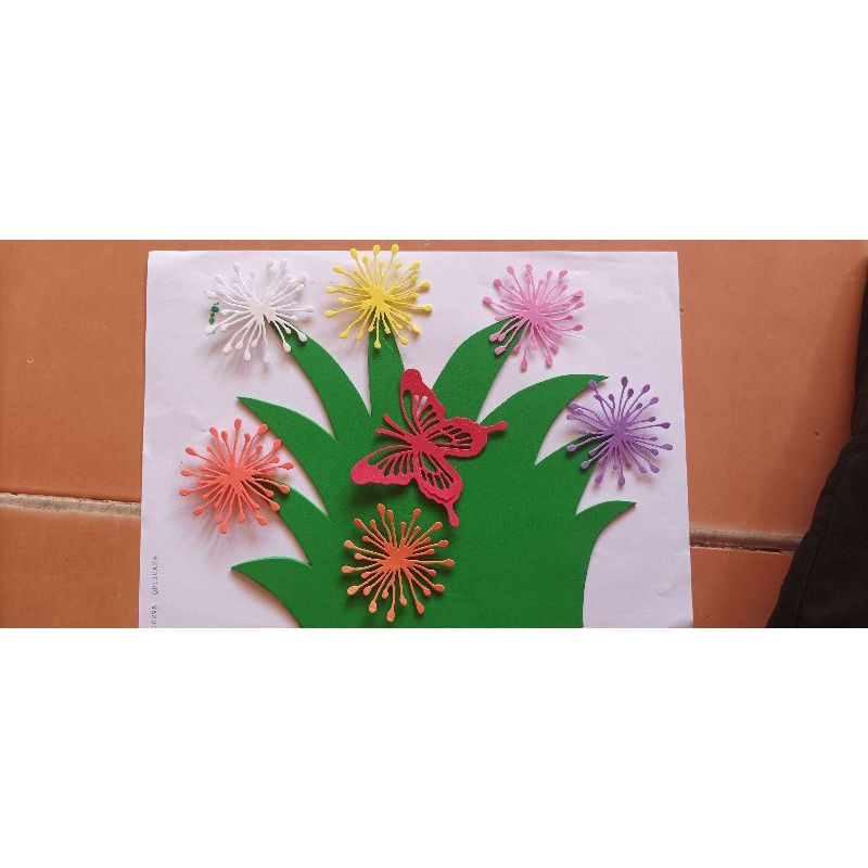 Bụi cỏ trang trí lớp mầm non