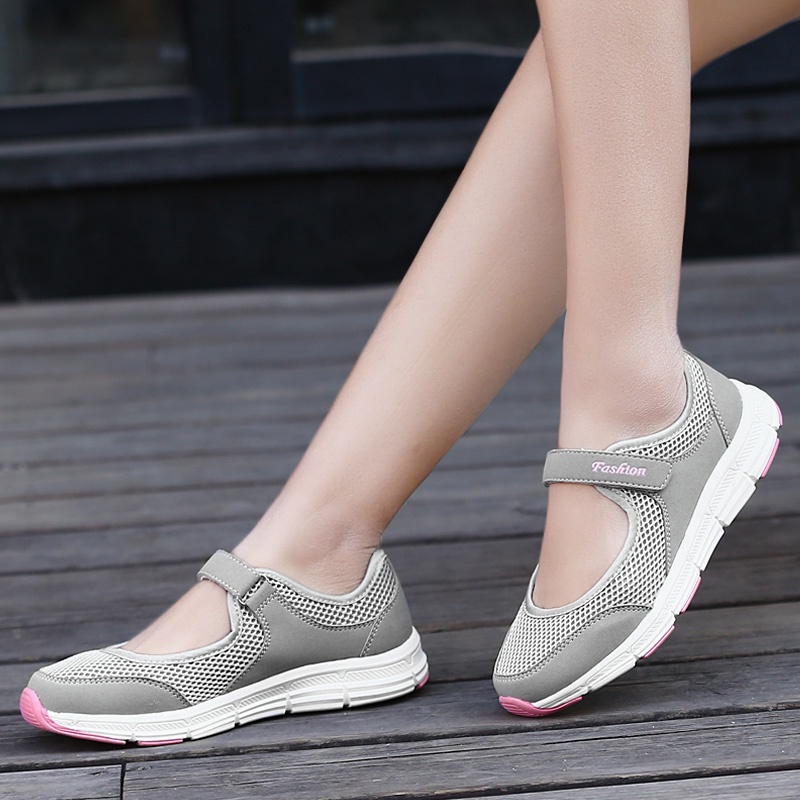 Giày đế mềm chống trượt thoáng khí thời trang mùa hè cho phụ nữ trung niên