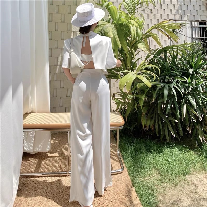 Set jumpsuit nữ áo hai dây quần ống suông kèm áo khoác blazer dáng croptop cut out ở lưng
