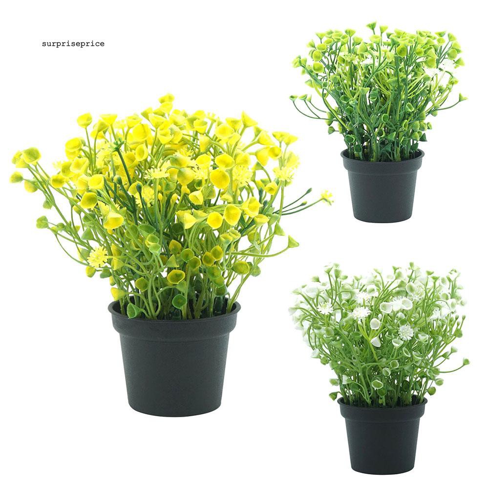 Chậu hoa nhân tạo trang trí khu vườn sinh động