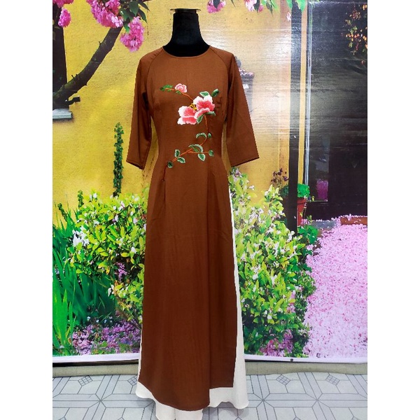 Áo dài lam thêu hoa - đi lễ chùa