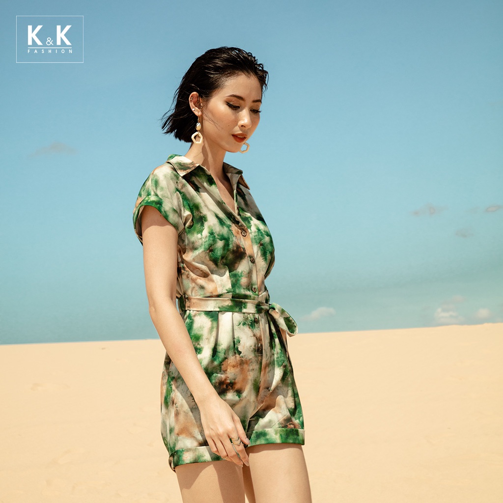 Jumpsuit Ngắn K&amp;K Fashion HL16-27 Họa Tiết Tie Dye Eo Thắt Nơ Chất Liệu Cát Hàn