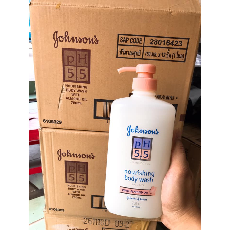(750ml) Sữa Tắm pH 5.5 Johnson’s Hạnh Nhân công ty