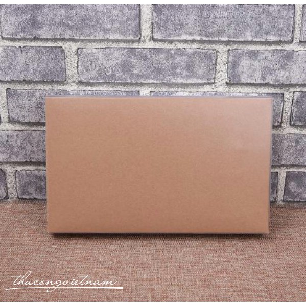 Hộp quà kraft có kiếng phủ ngoài toàn bộ