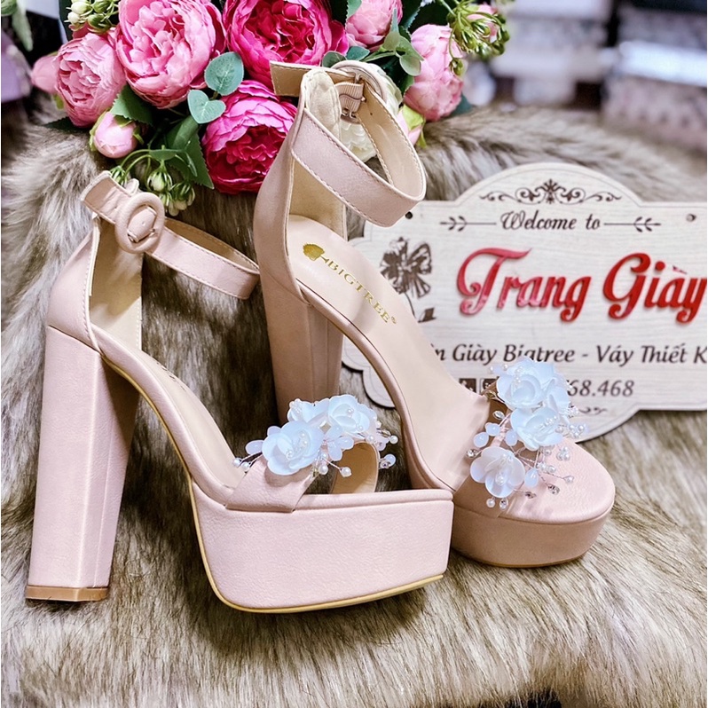 GIÀY CƯỚI, XĂNG ĐAN CƯỚI ĐÚP ĐẾ ĐÍNH HOA NGỌC( Hàng thiết kế làm và gắn đính thủ công, khách chắc lấy mới đặt giúp shop)