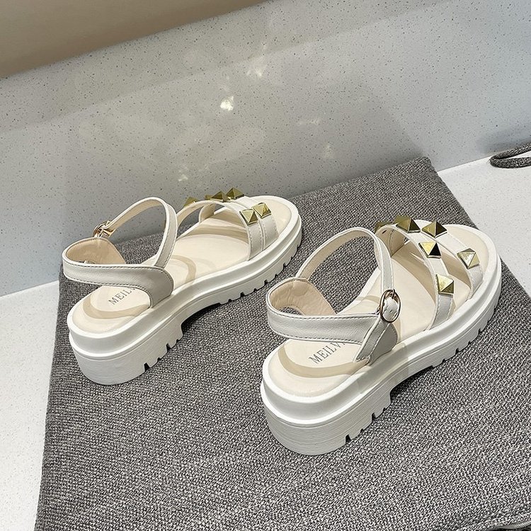 Giày Xăng Đan Hở Ngón Đế Dày Đính Đinh Tán Thời Trang Cho Nữ