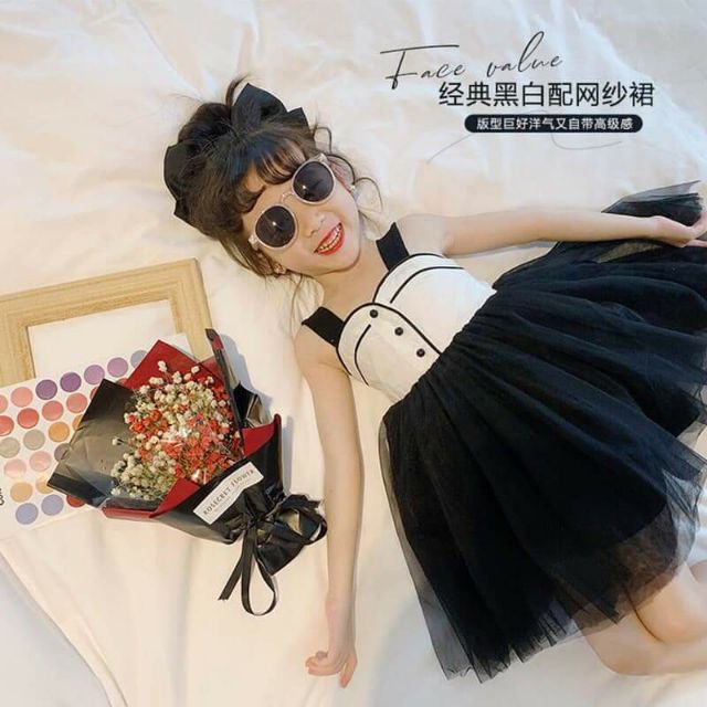 Đầm bé gái dễ thương