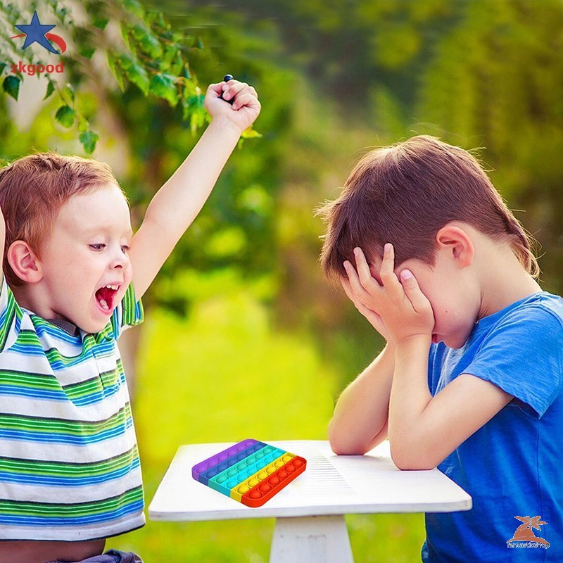 Đồ chơi nhấn bong bóng giảm căng thẳng nhiều kiểu dáng và nhiều màu sắc cho trẻ nhỏ