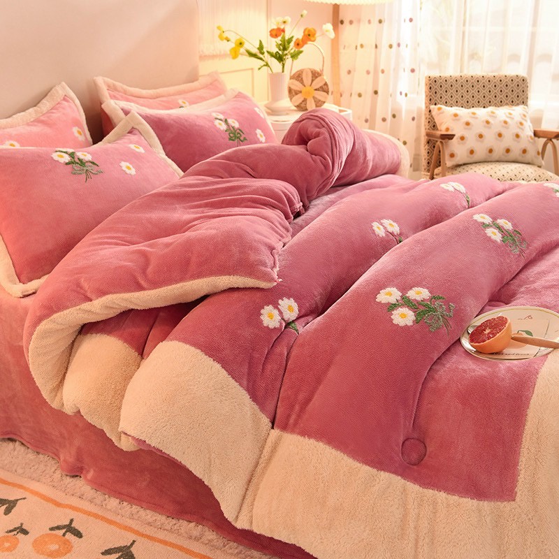 Chăn Lông Thỏ Thêu Hoa Cúc Cao Cấp Siêu Ấm,Siêu Giữ Nhiệt ( 2m*2m3)