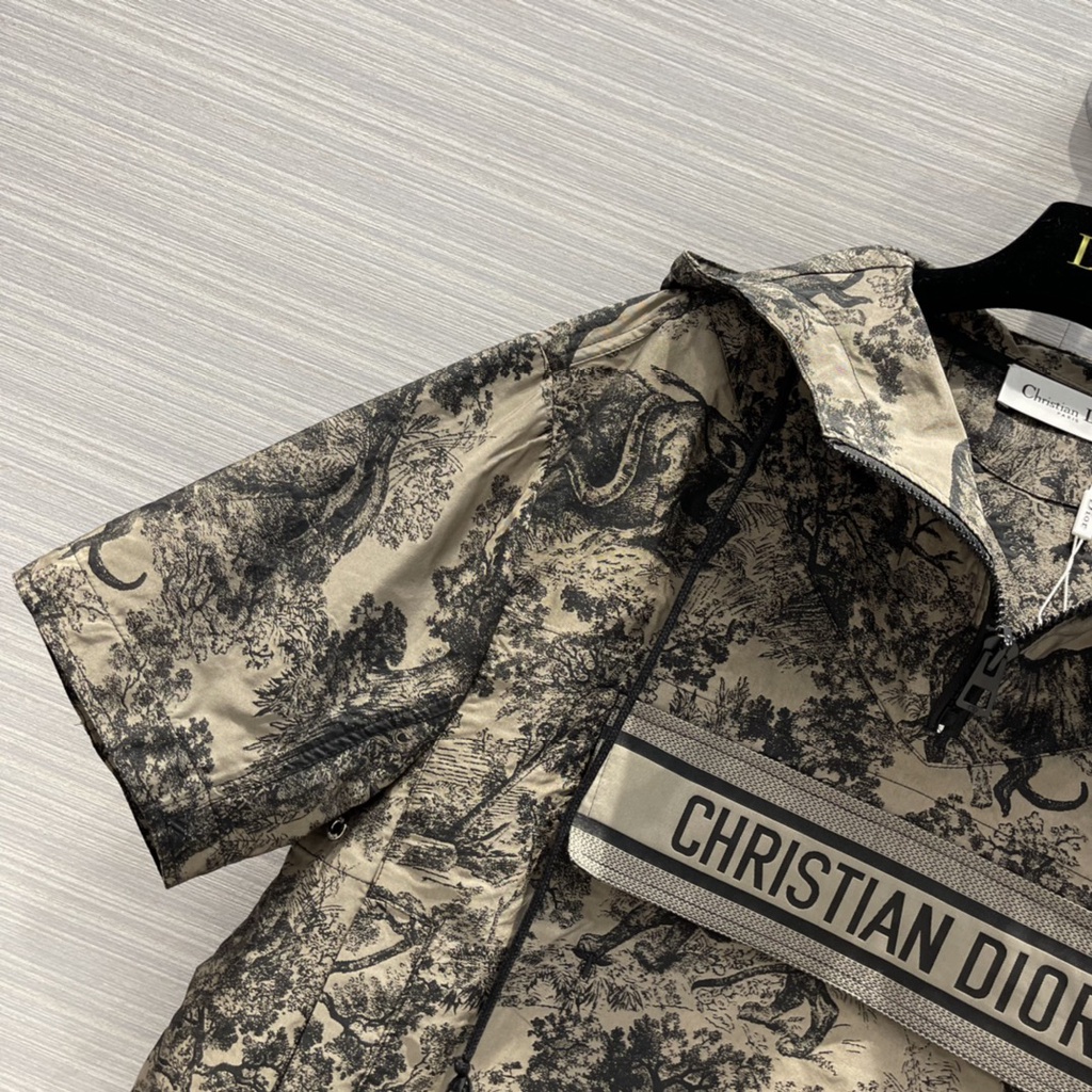 Áo khoác ngắn tay có mũ thời trang cao cấp Christian Dior CD