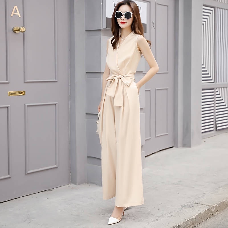 Korean version of online red fashion casual V-neck slim jumpsuit