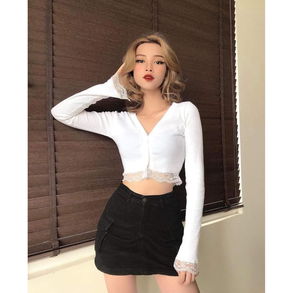 Giá Sỉ Siêu Đẹp -  Áo Croptop Cổ V Tay Dài Phối Ren - Croptop Thun Tăm Cúc Cài Trắng Đen Ulzzang