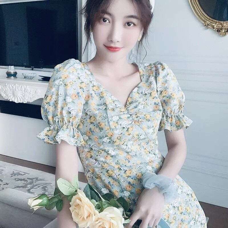 Đầm Hoa Cổ V Tay Phồng Xẻ Tà Trẻ Trung Thanh Lịch