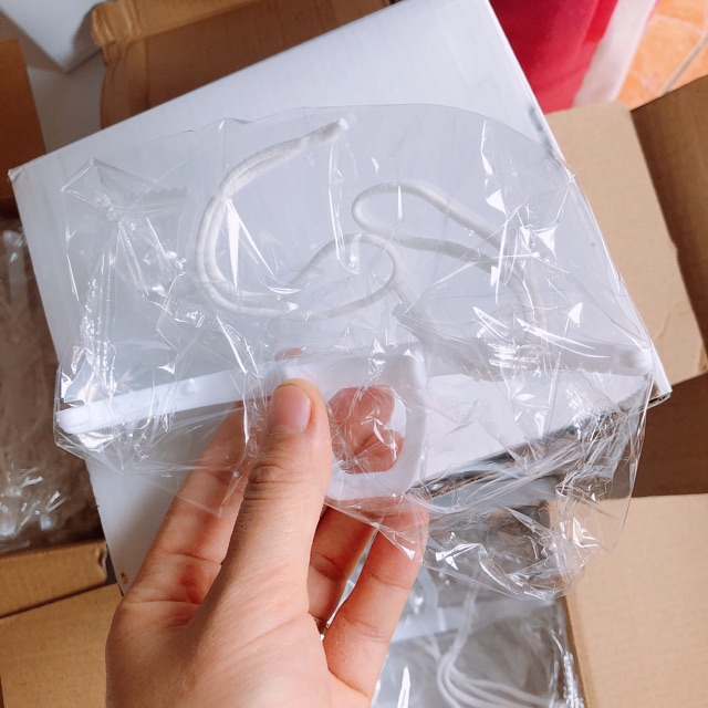 Khẩu trang trong suốt dùng trong spa nhà hàng | BigBuy360 - bigbuy360.vn