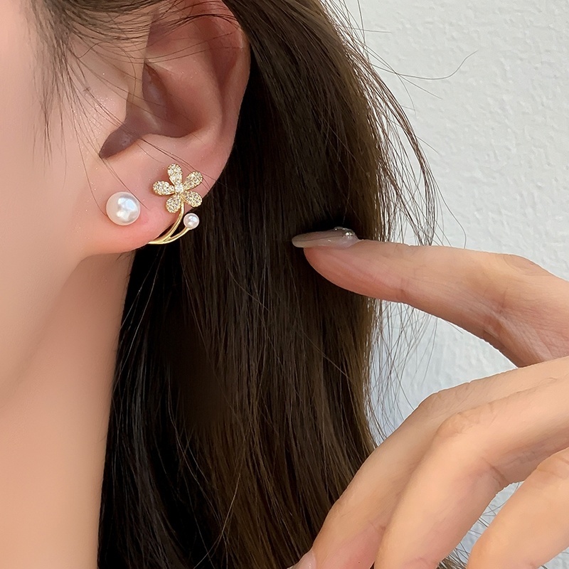 Khuyên Tai Hình Bông Hoa Đính Ngọc Trai Nhân Tạo Thời Trang Dành Cho Nữ