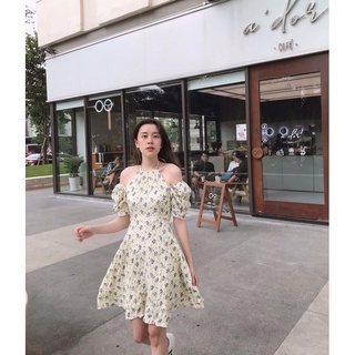 Đầm cutout cổ yếm