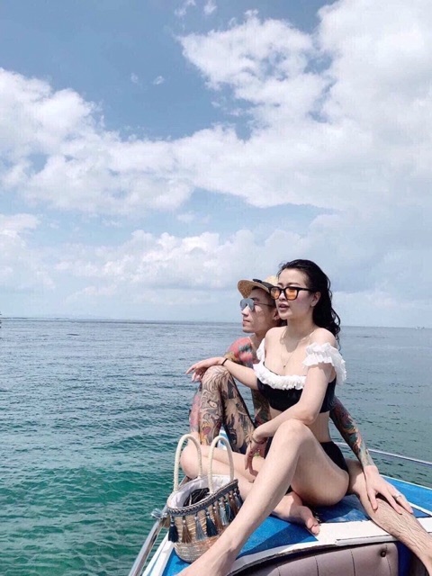 Bikini trễ vai viền ren tiểu thư ( kèm hình thật)