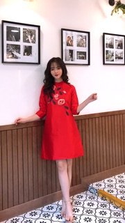 Váy thêu hoa