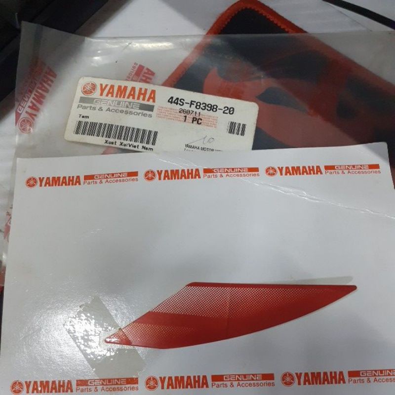 Tem xe đỏ 0918 Luvias